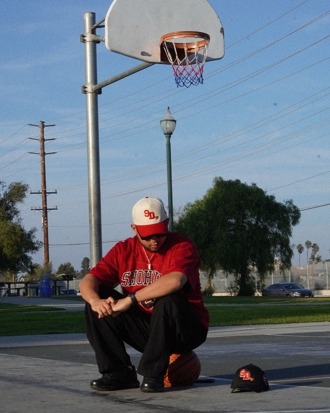 (CREAM/RED) "SD" <3 SNAPBACK