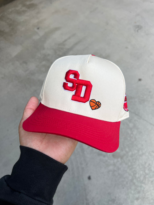 (CREAM/RED) "SD" <3 SNAPBACK